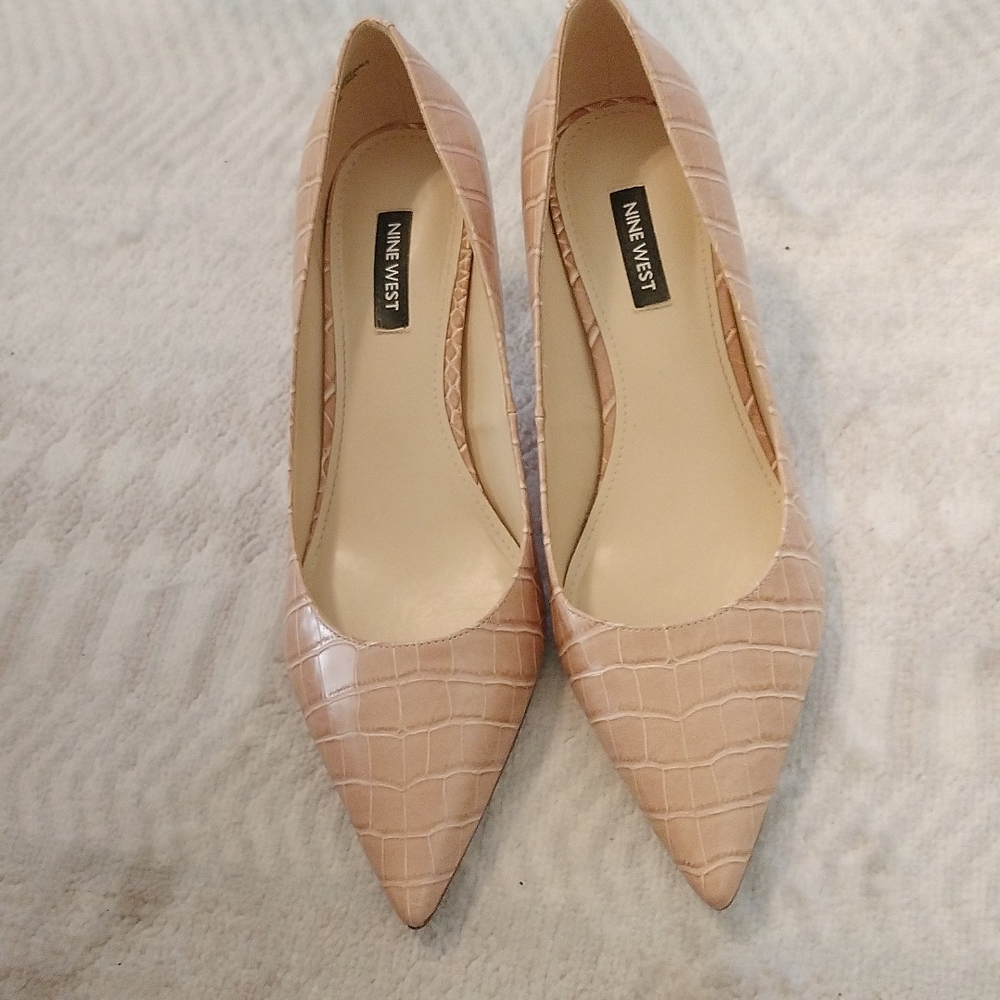 NINE WEST, SHOES SIZE 9.5 M, CREM COLOR